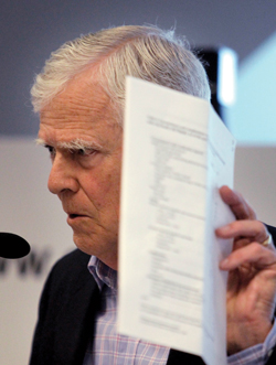 Tom Preston MD a retired Seattle cardiologist and a supporter of Washington states Death with Dignity Act addresses a press conference on the issue Picture by the Associated PressslashElaine Thompson