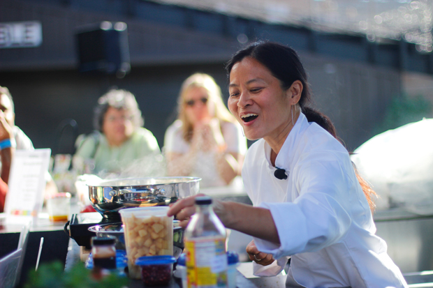 ACP Member Linda Shiue MD directs Kaiser Permanentes Thrive Kitchen and teaches cooking skills to patients and physicians Photo courtesy Emma Chin-Hong